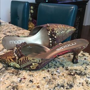 Brown/green/gold, beaded, material heel